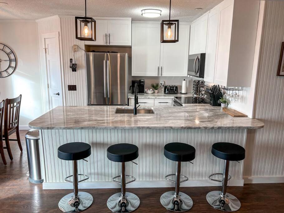 202D Summit - Completely Remodeled Modern Condo In Summit! สโนว์ชู ภายนอก รูปภาพ